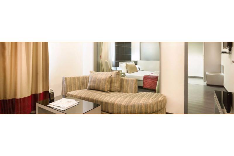 The Lotus Apartment Hotel, Burkit Road Chennai Exterior photo