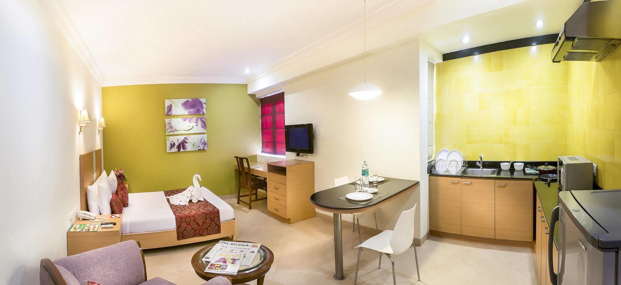 The Lotus Apartment Hotel, Burkit Road Chennai Exterior photo